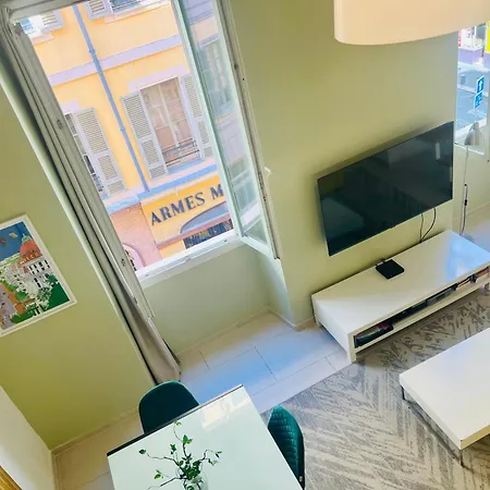 Old Town Prime, 1 Min & Massena Square,